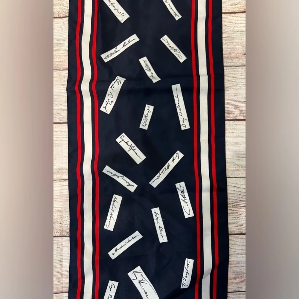 T&M Designers 90s Vintage Millicent The Presidents Signature Decorative Scarf OS